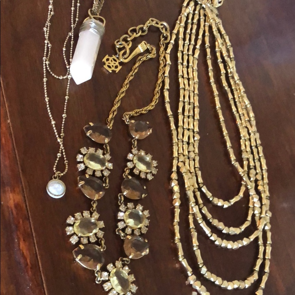 Bundle / lot of jewelry - 4 necklaces!